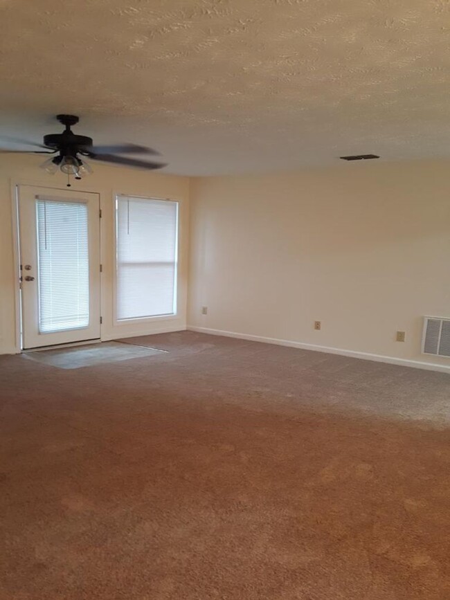 Building Photo - CALL or Text 910-284-4804 TO SCHEDULE - Ka...
