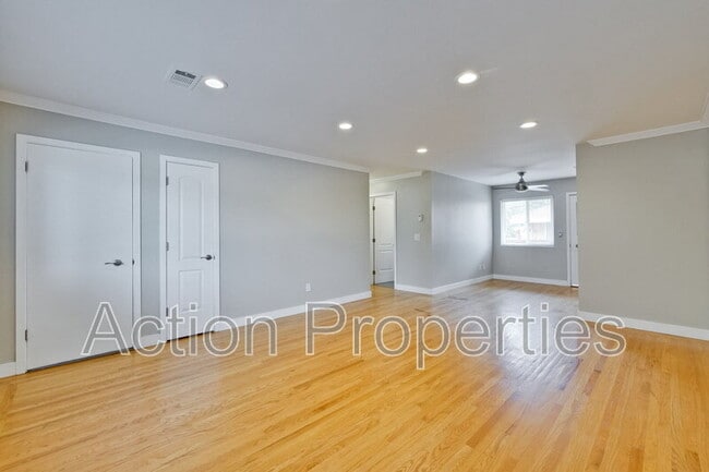 Building Photo - 661 Channing Ave