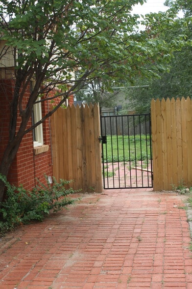 Building Photo - 2509 21st St