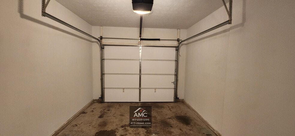 One car garage - 106 S Maple St