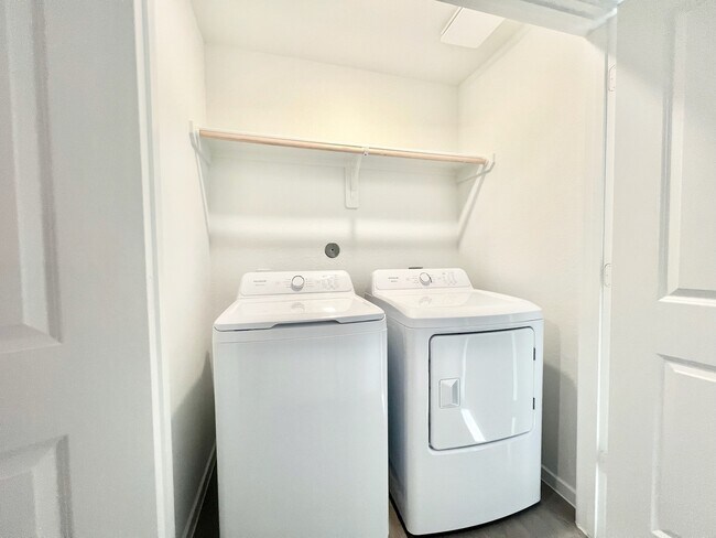 Building Photo - 712 Zuppino Ln