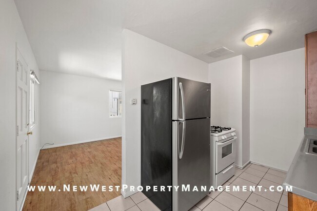 Building Photo - 553 22nd St