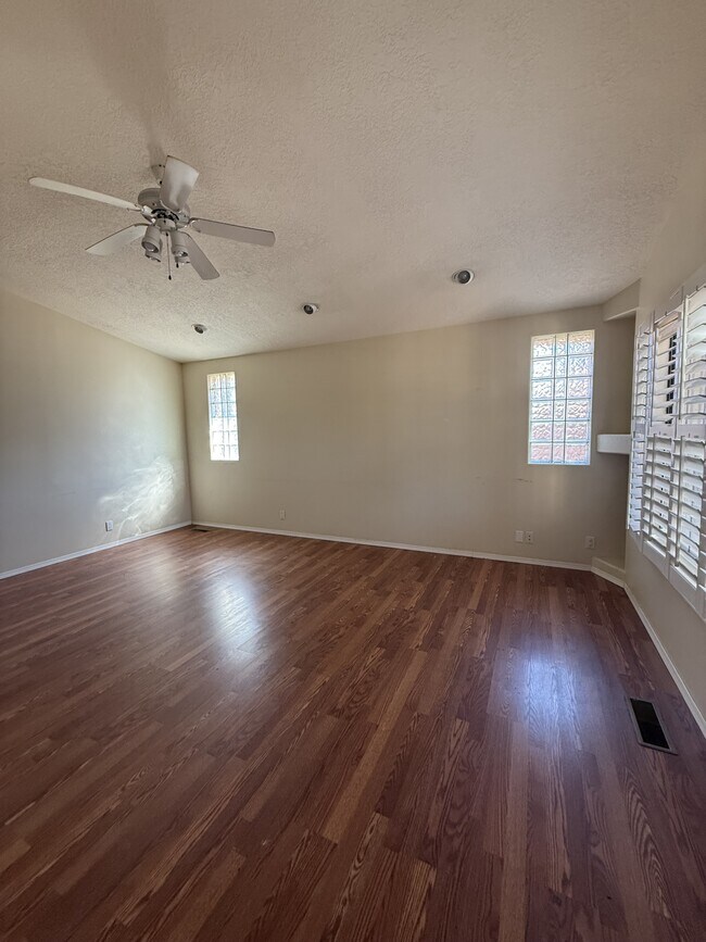 Building Photo - 6717 Tesuque Dr NW