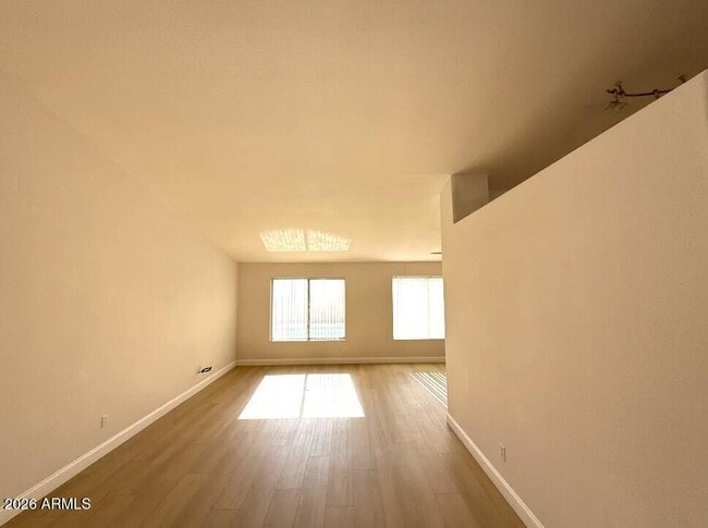 Building Photo - 913 W Horseshoe Ave