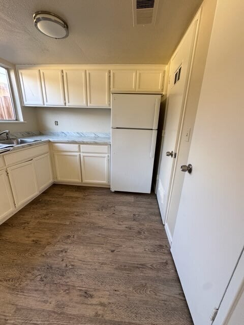 Building Photo - Ready Now! Newly Renovated Two Bedroom Tow...