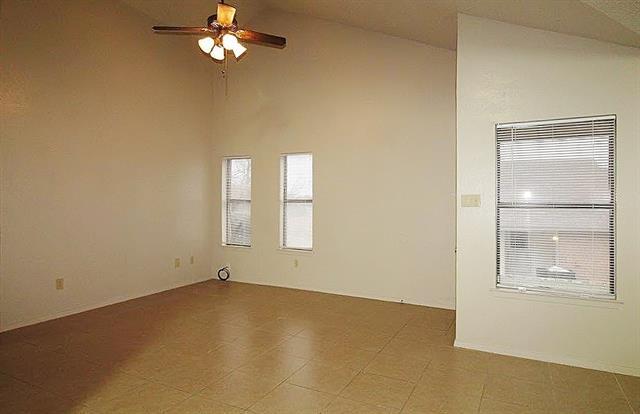 Building Photo - 1110 Curtis Dr