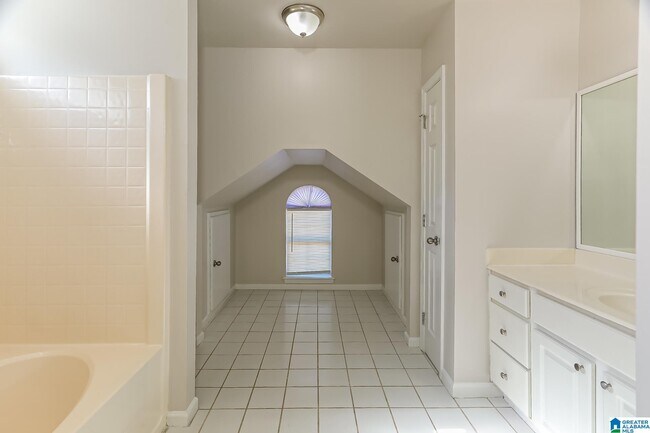 Building Photo - 232 Meriweather Ln