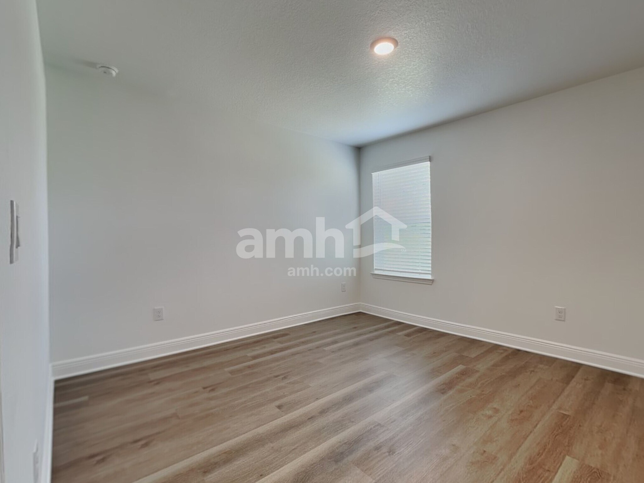 Building Photo - 6781 Atlantic Bch Ave