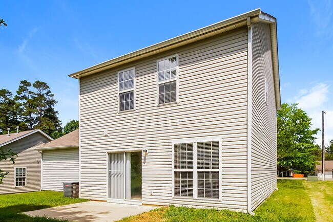 Building Photo - 8729 Rozumny Dr