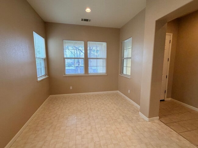 Building Photo - 1146 Oatgrass Way