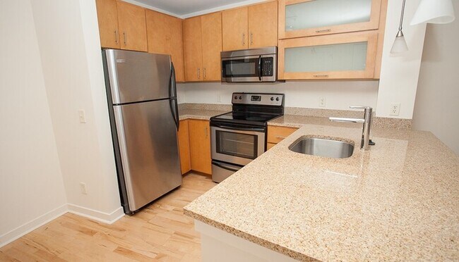 Building Photo - 242 E Water St