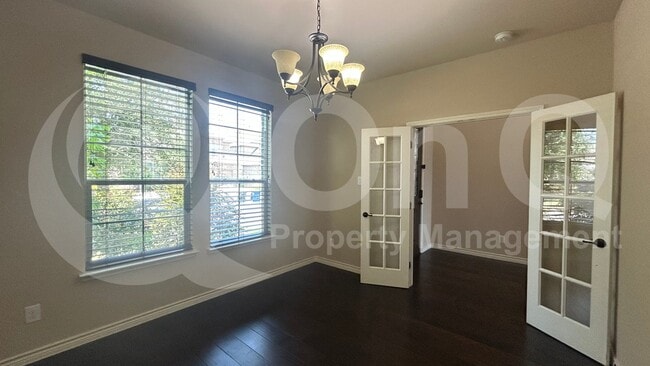 Building Photo - 705 Cypress Hill Dr