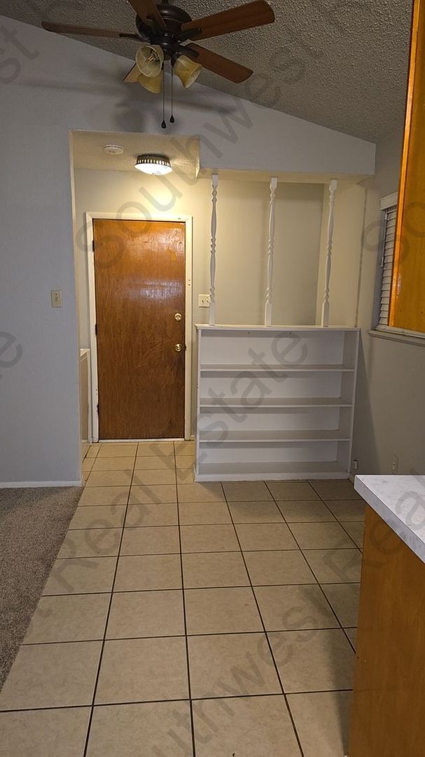 Building Photo - charming 3 bedroom 1 bath home.