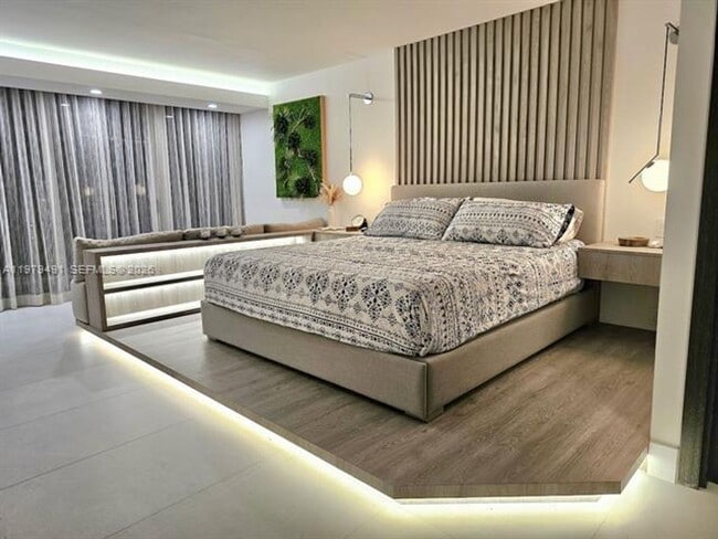 Building Photo - 900 Bay Dr