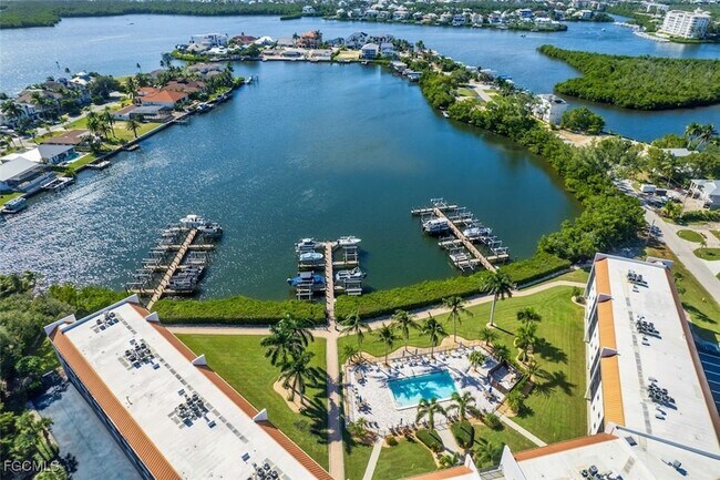 Building Photo - 226 3rd St W