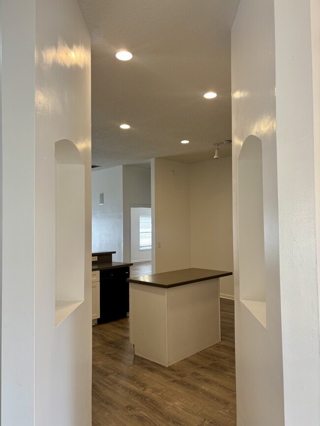 Building Photo - 1045 Drakefeather Dr