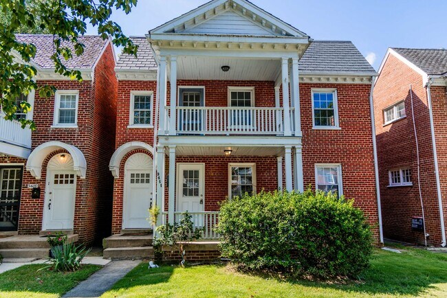 Building Photo - 3411 Stuart Ave