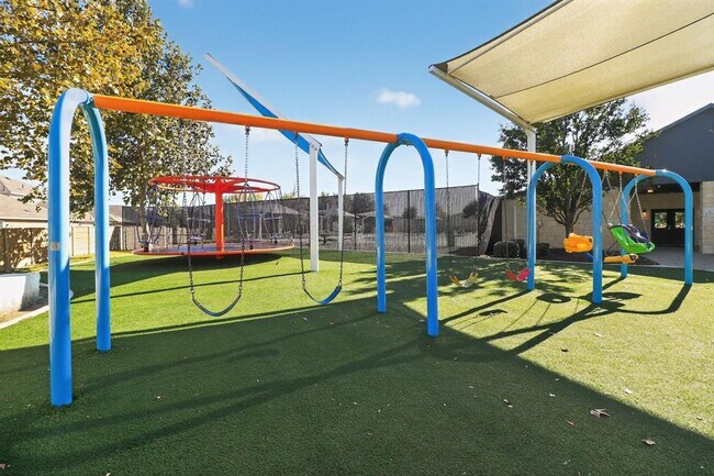 Building Photo - 137 Miracle Dr