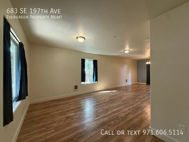 Building Photo - 683 SE 197th Ave