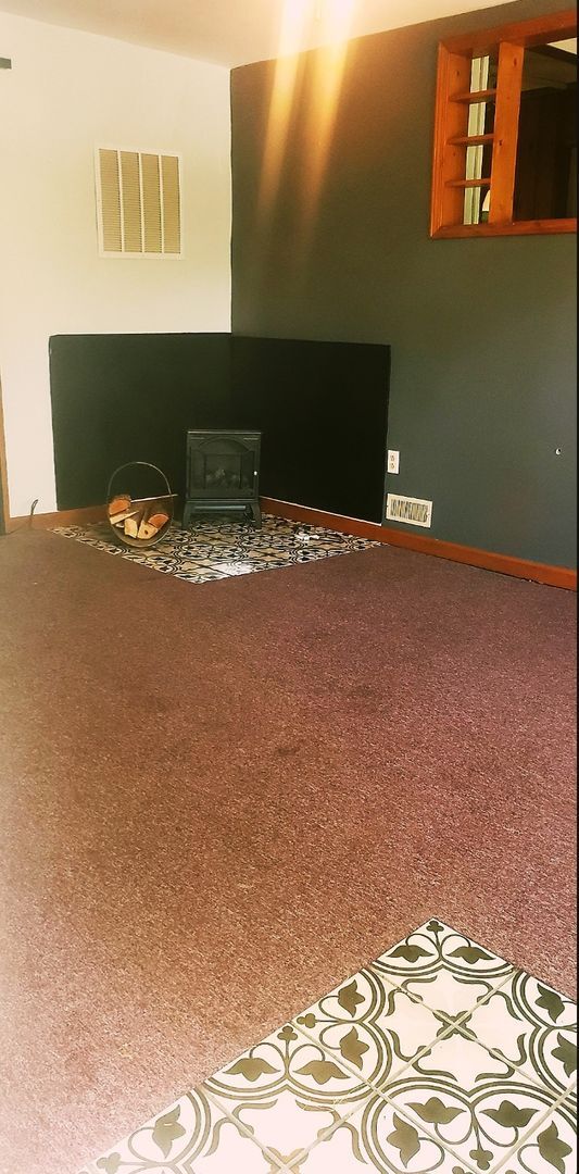 Building Photo - 3 bedroom, 1 bath Home: Located in Elletts...