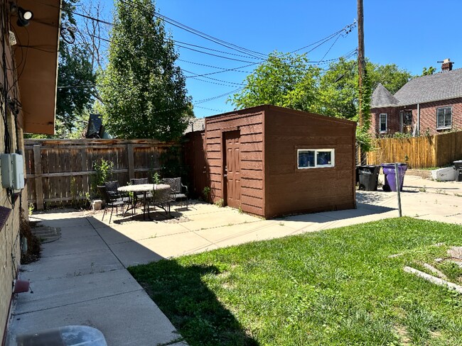 Building Photo - Available NOW! Cosy duplex in Potter Highlands!