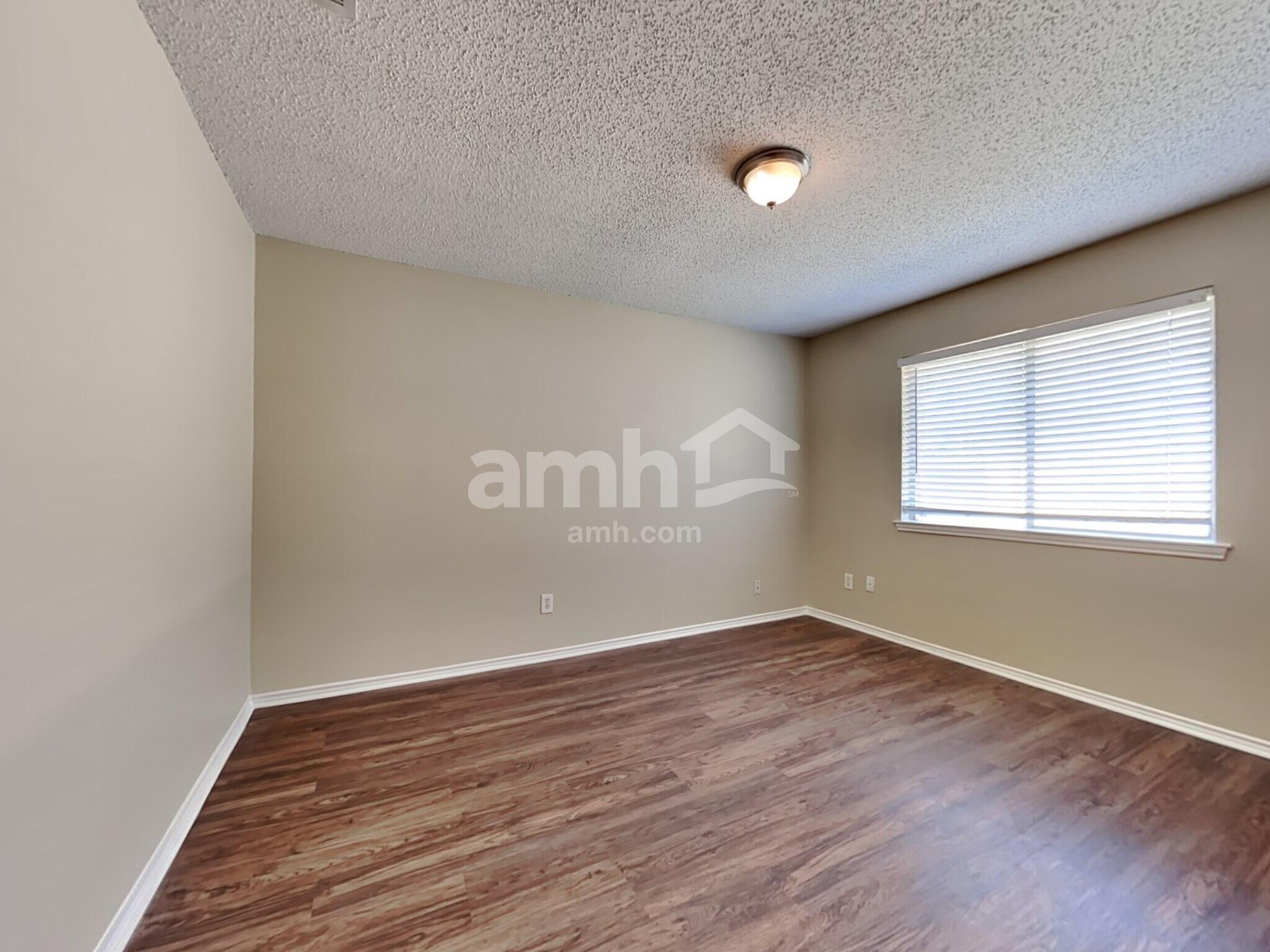 Building Photo - 733 Grandview Ave