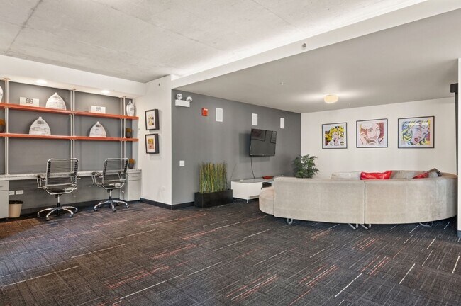 Building Photo - 659 W Randolph St