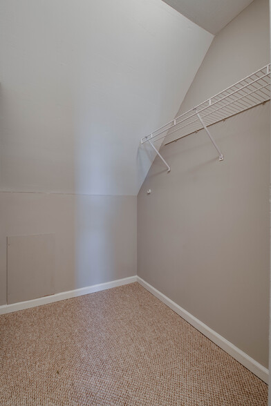 Building Photo - 47 Cedar Tree Ln