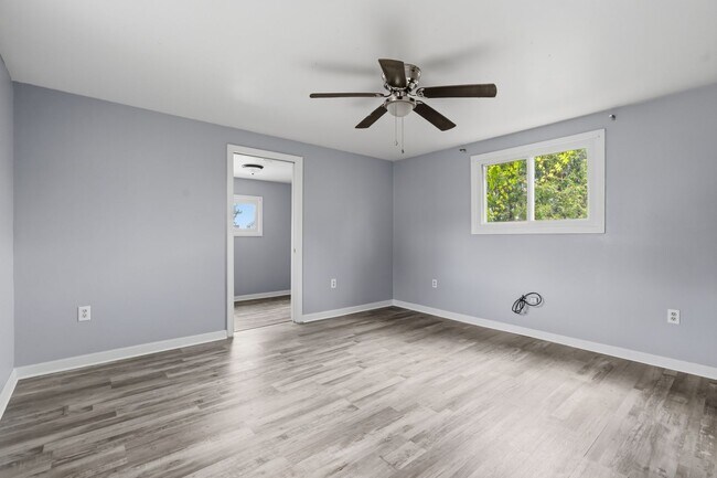 Building Photo - Newly Renovated 2 bedroom home in Carnegie available now!