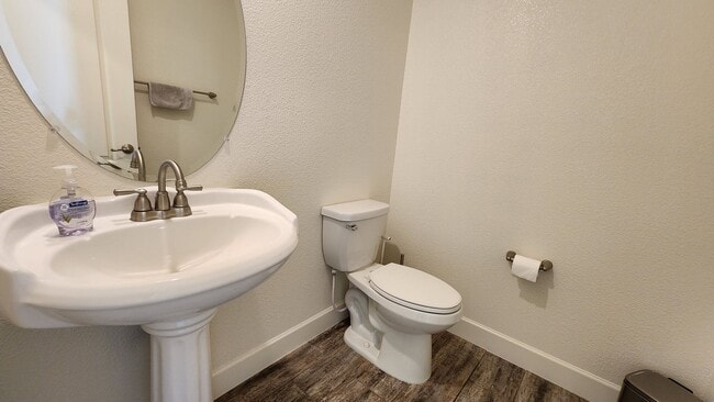 Building Photo - Spacious Two Story Home in Spanish Springs
