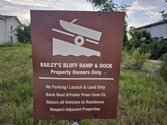 Building Photo - 2210 Bayou Dr