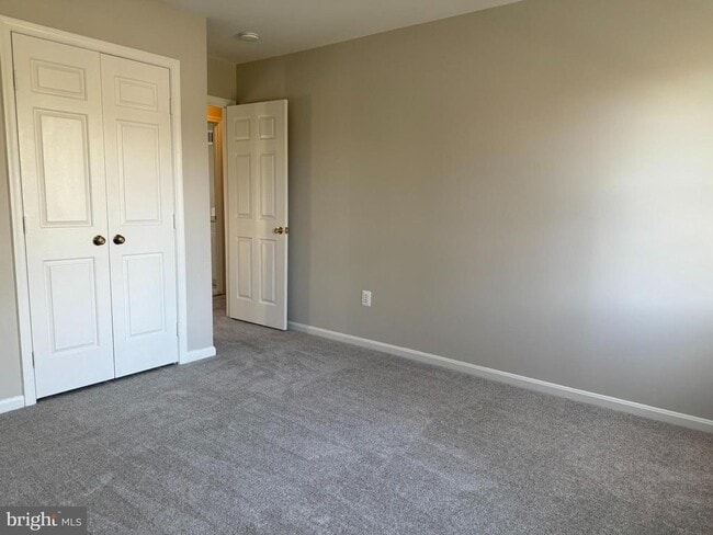 Building Photo - 8659 Bannerwood Dr