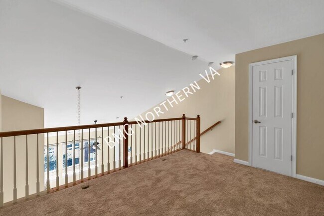 Building Photo - 801 S Greenbrier St
