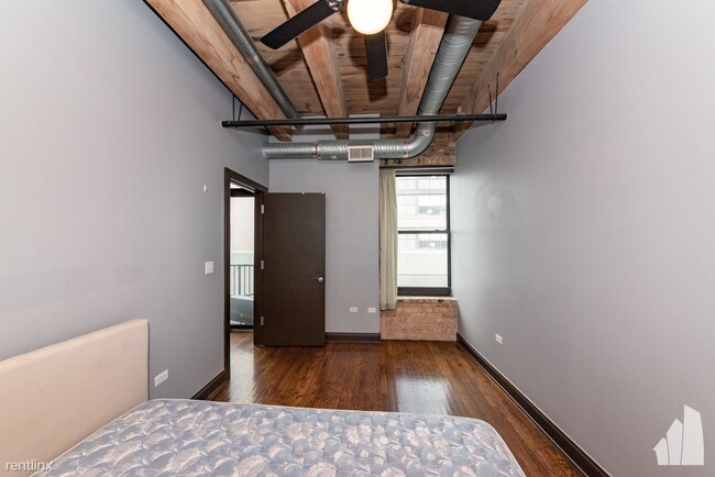 Building Photo - 1 br, 1.5 bath Condo - 106 N Aberdeen St