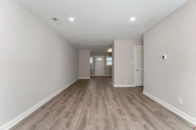 Building Photo - Chelsea Avenue