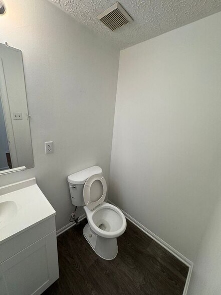 Building Photo - 9730 Red Clover Ct