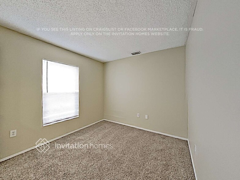 Building Photo - 704 Waterbridge Dr