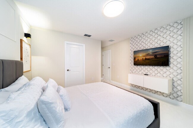 Building Photo - 2869 Bookmark Dr