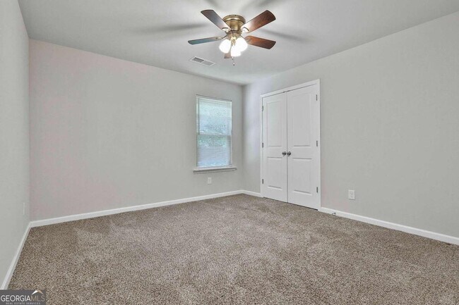 Building Photo - 240 Stillwood Dr