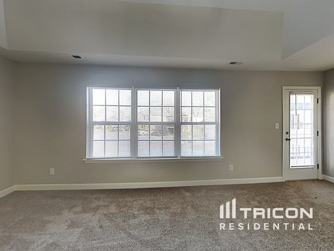 Building Photo - 6405 Lanzerac Manor Dr
