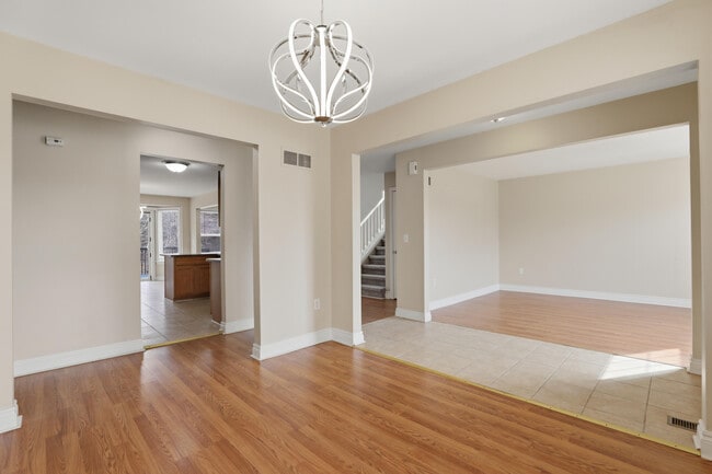 Building Photo - 35900 Abbey Dr