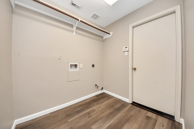 Building Photo - 1802 Whispering Forest Dr