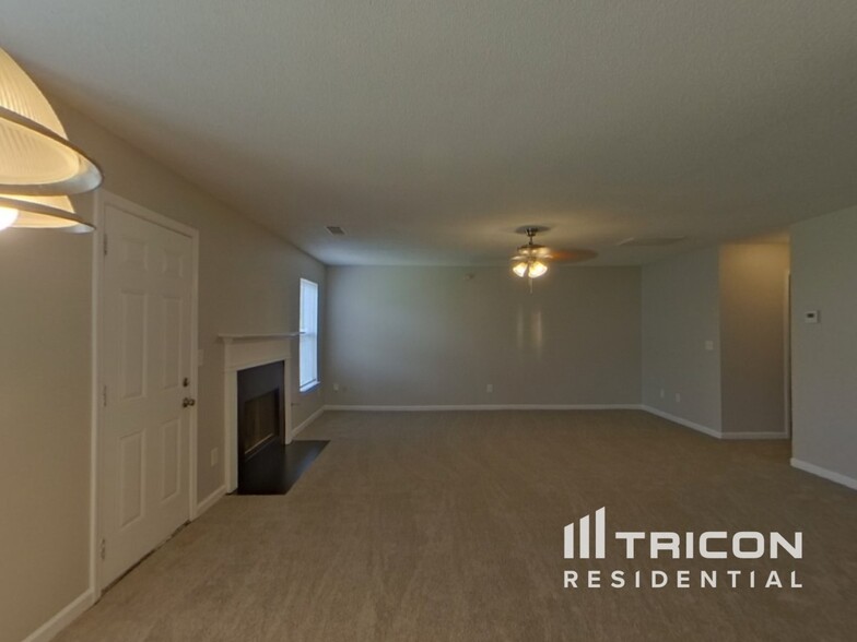 Building Photo - 4012 Rosebud Park Dr