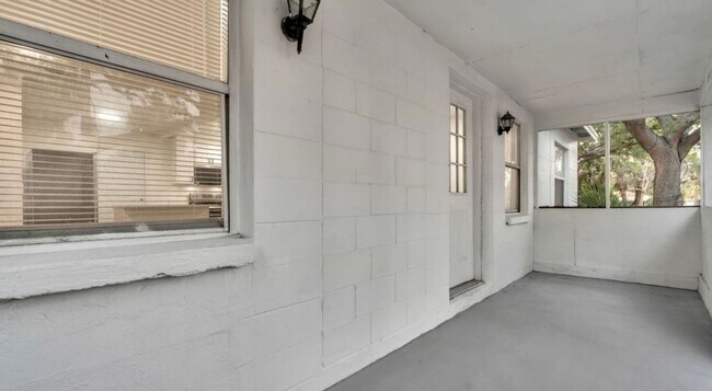 Building Photo - $300 OFF FIRST MONTHS RENT MOVE-IN SPECIAL!!