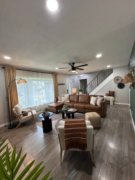 Building Photo - 514 Luna Dr