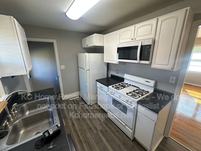 Building Photo - 5216 NE 44th St