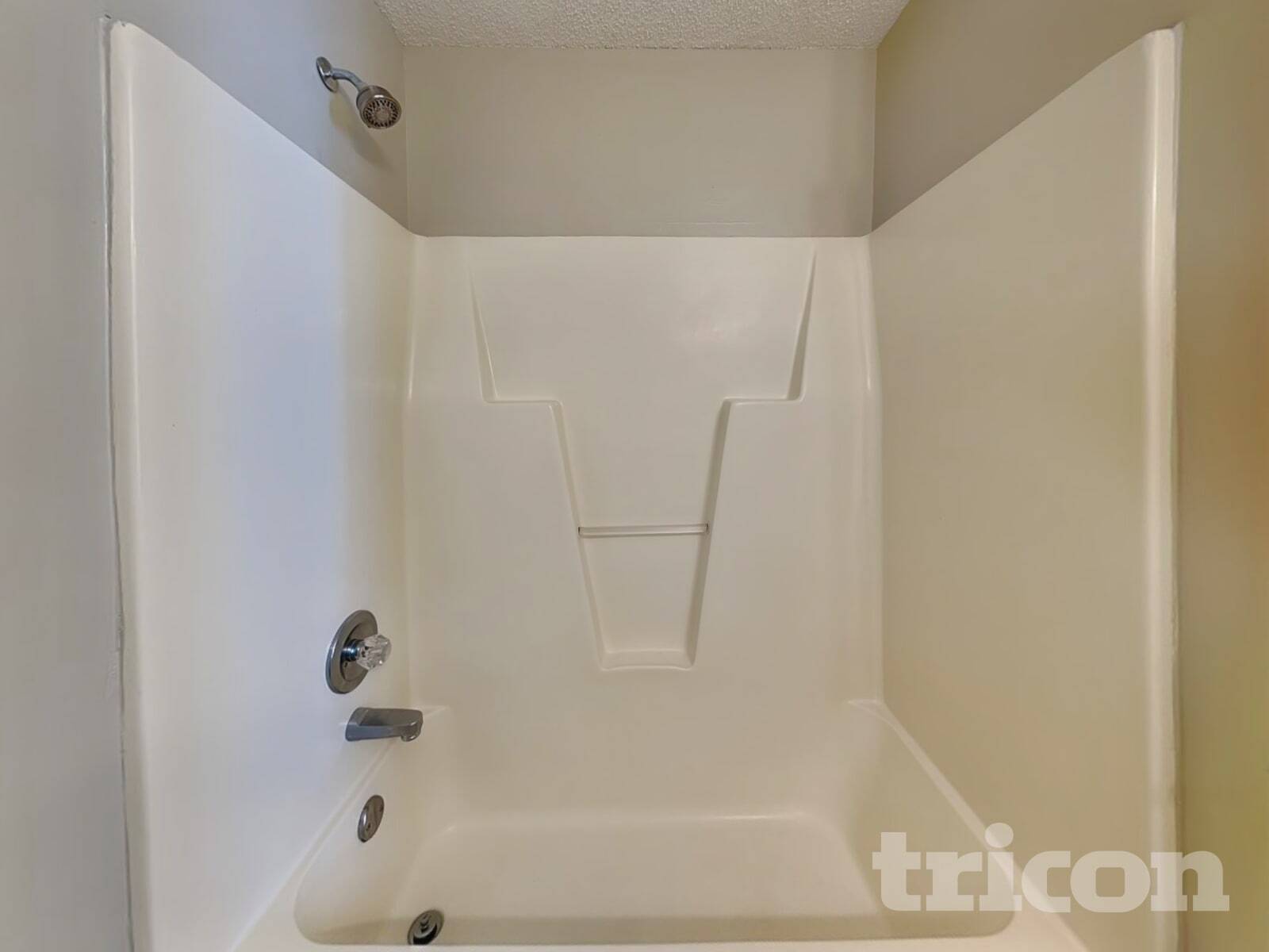 Building Photo - 4417 Woodlawn Dr