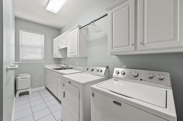 Building Photo - 425 Chippendale Dr