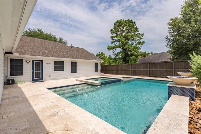 Building Photo - 12830 Point Aquarius Blvd