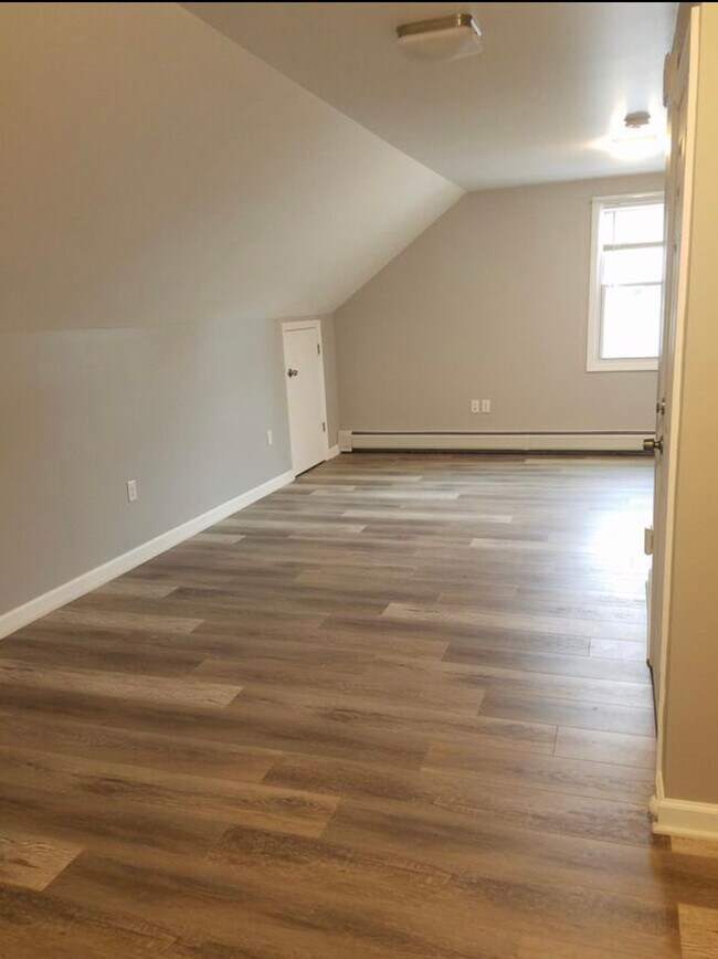 Building Photo - 95 Richmond Ave